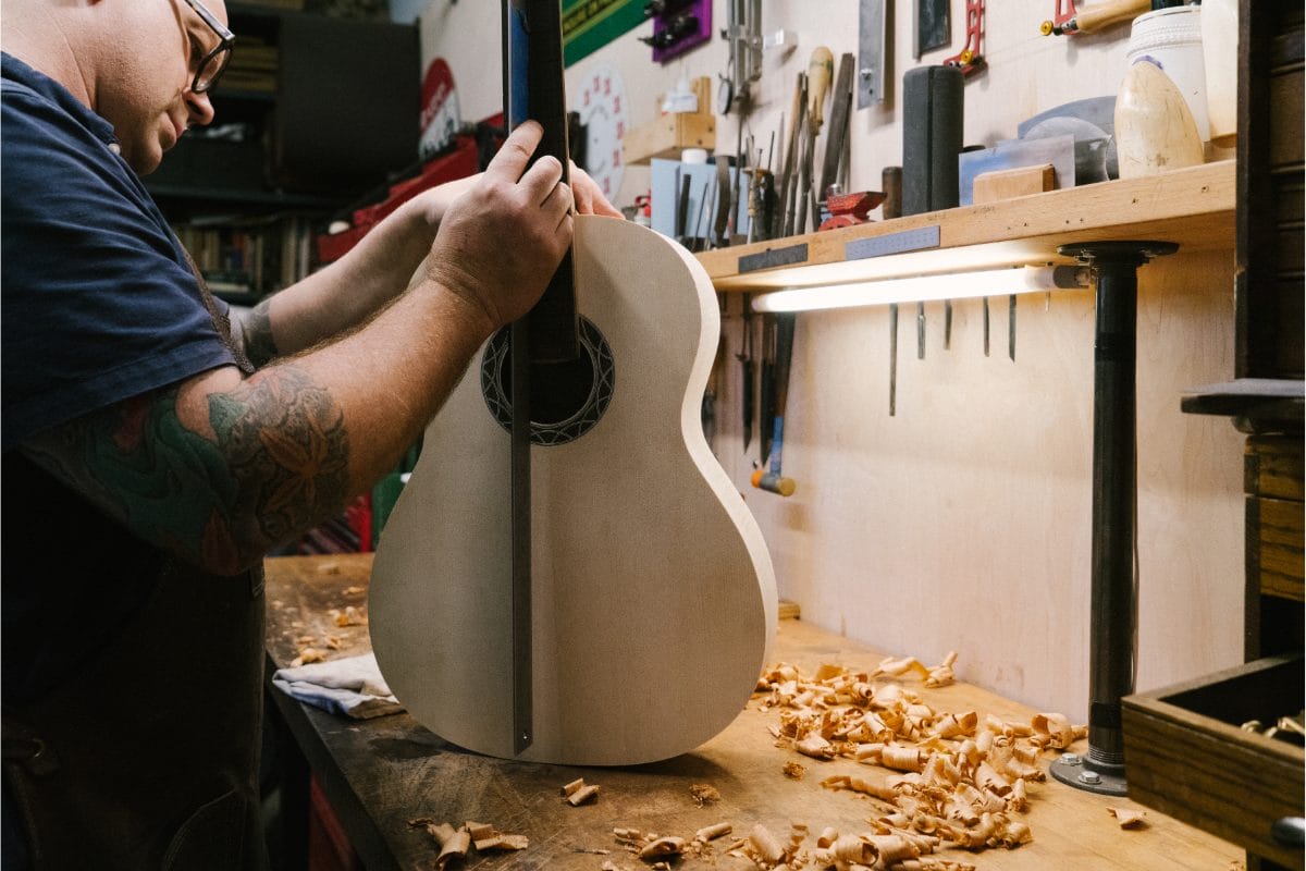 Les différents types d’instruments réparés par un luthier professionnel