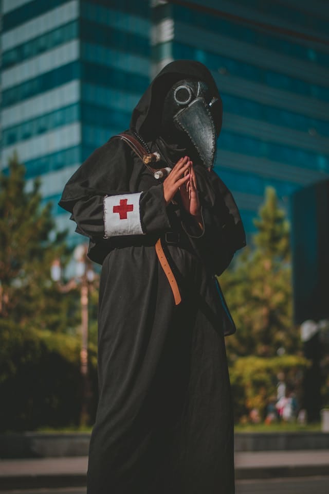 Le masque du médecin de la peste : une icône de la lutte contre les pandémies